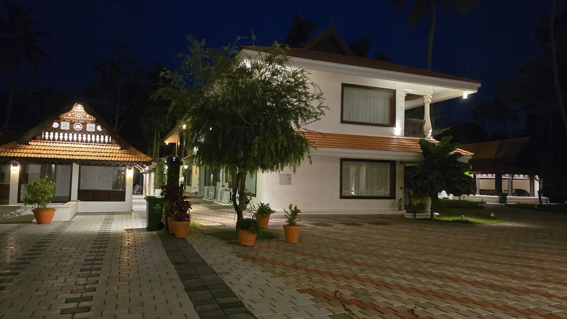 Travann Alappuzha 0*,